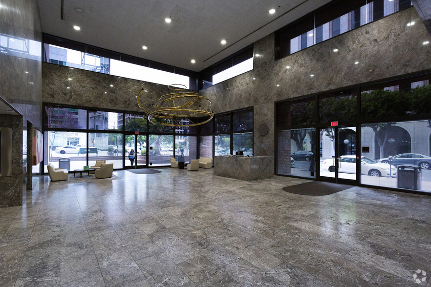 3699 Wilshire Blvd, Los Angeles, CA for lease - Lobby - Image 3 of 11