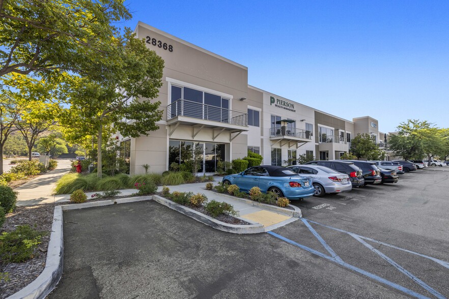 28368 Constellation Rd, Valencia, CA for lease - Building Photo - Image 1 of 8