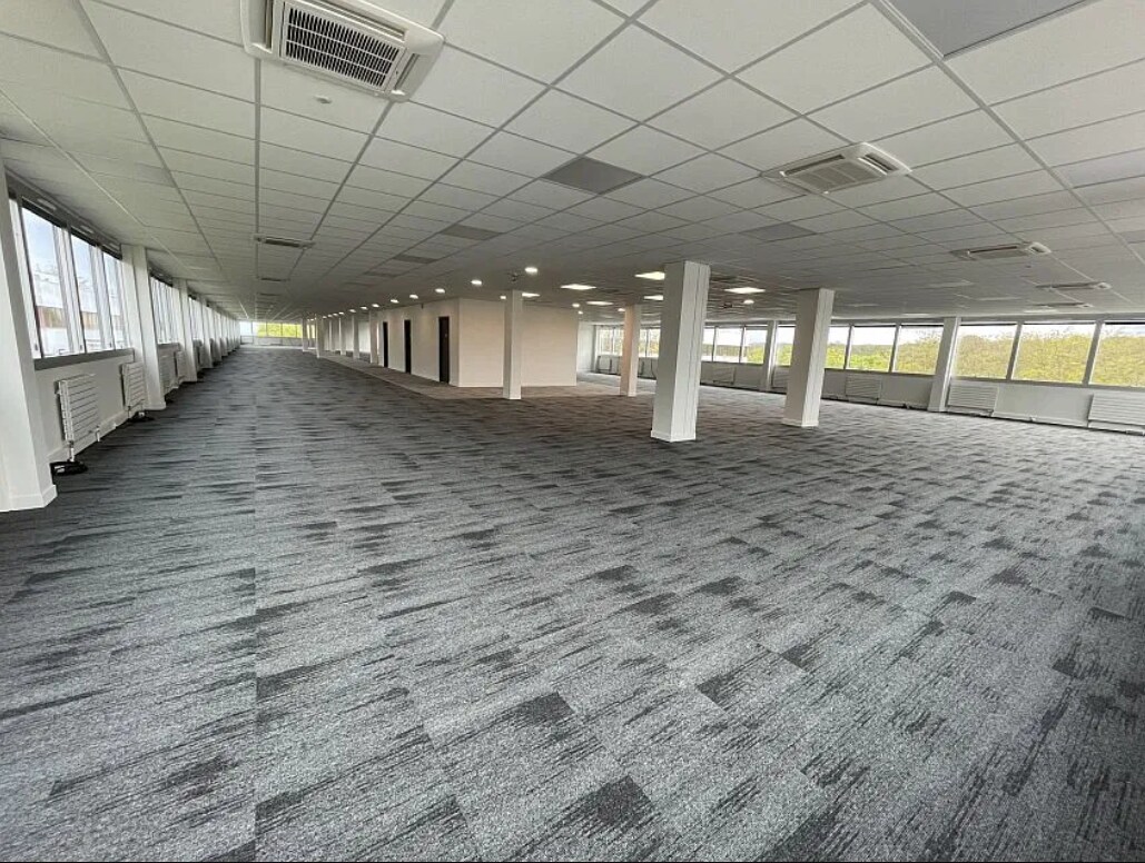 10 Avenue De L'Entreprise, Cergy for lease Interior Photo- Image 1 of 2