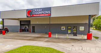 CRASH CHAMPIONS COLLISION REPAIR - Warehouse