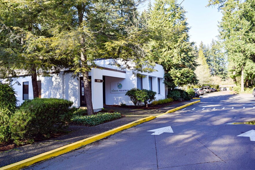 Olson Memorial Clinic Campus portfolio of 3 properties for sale on LoopNet.com - Building Photo - Image 3 of 11