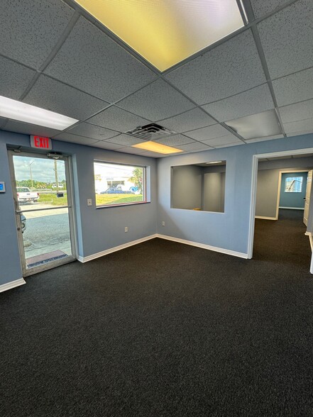 1644 Land O Lakes Blvd, Lutz, FL for lease - Building Photo - Image 3 of 17