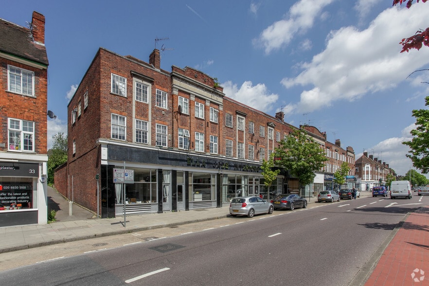 35-57 Market Pl, London for lease - Building Photo - Image 3 of 8