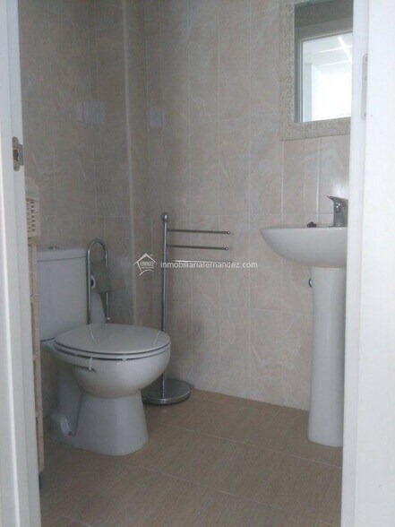 Retail in Cáceres, Cáceres for lease - Building Photo - Image 3 of 7