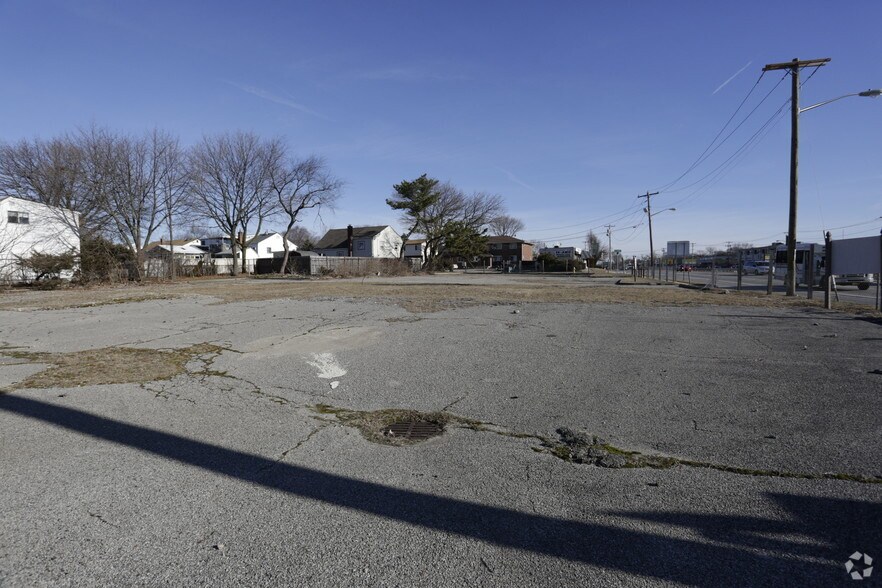 244 Sunrise Hwy, Lindenhurst, NY for lease - Building Photo - Image 3 of 3