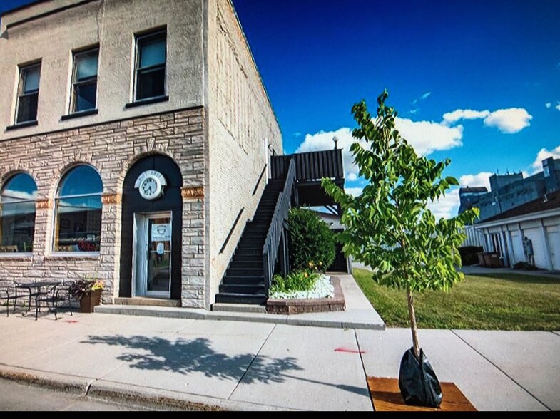 28 2nd St SE, Hallock, MN 56728