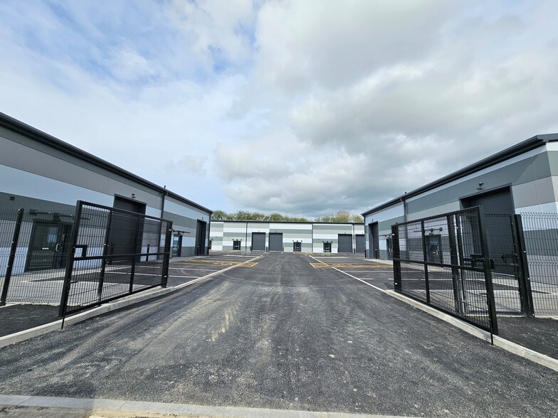 7 Thornton Road Industrial Estate, Pickering for lease - Building Photo - Image 3 of 23