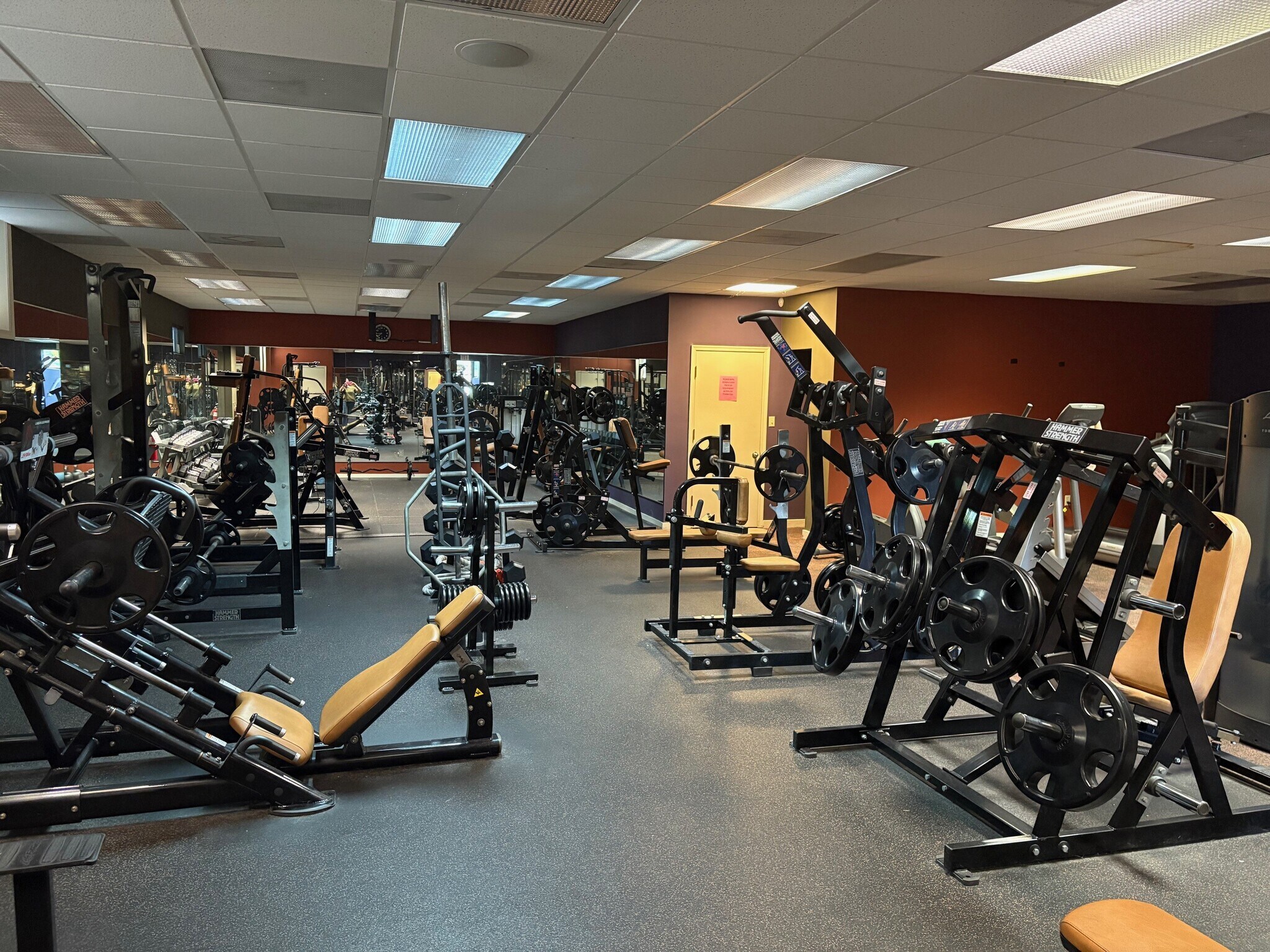 3902-3904 Franklin Rd, Roanoke, VA for lease Interior Photo- Image 1 of 4