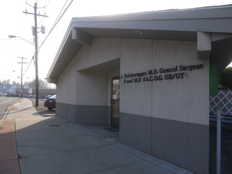 180 Harry L Dr, Johnson City, NY for sale - Primary Photo - Image 1 of 1