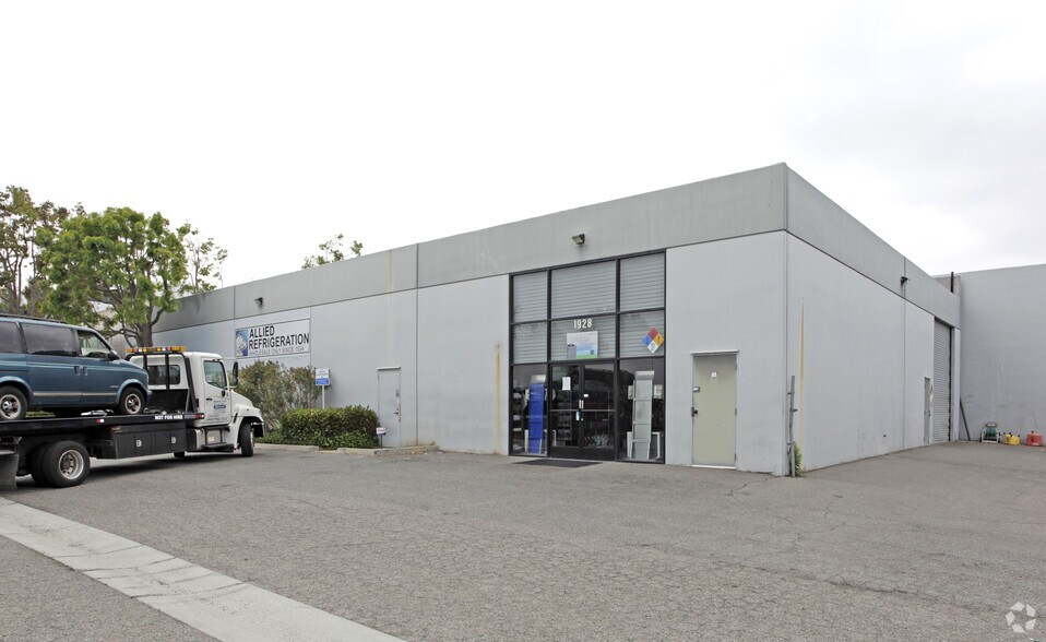 1928 Don Lee Pl, Escondido, CA for sale - Building Photo - Image 2 of 2