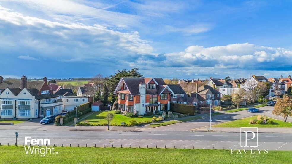 1 Third Ave, Frinton On Sea for sale - Building Photo - Image 3 of 27