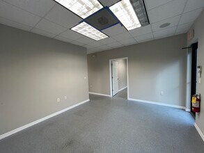 13750 Treeline Ave S, Fort Myers, FL for lease Interior Photo- Image 2 of 4