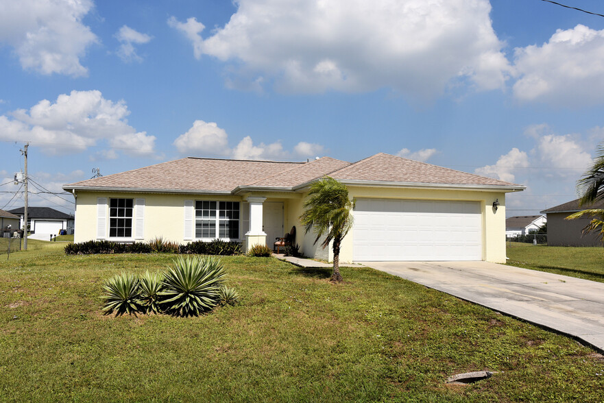 Portfolio of 7 SFH in Lehigh Acres portfolio of 7 properties for sale on LoopNet.com - Building Photo - Image 2 of 13