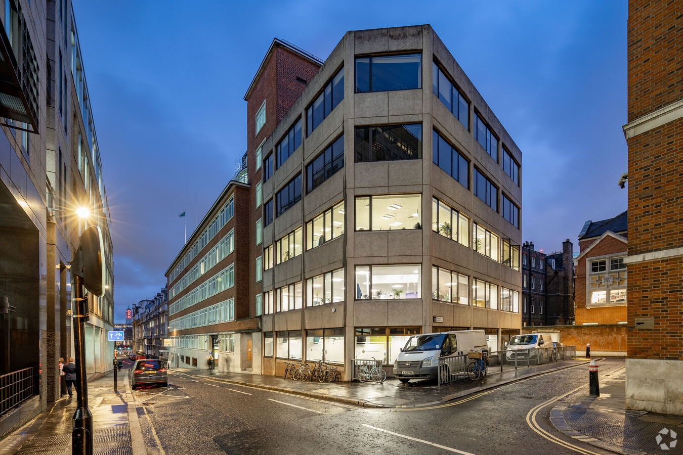 1112 Bouverie St, London, LND EC4Y 8DP