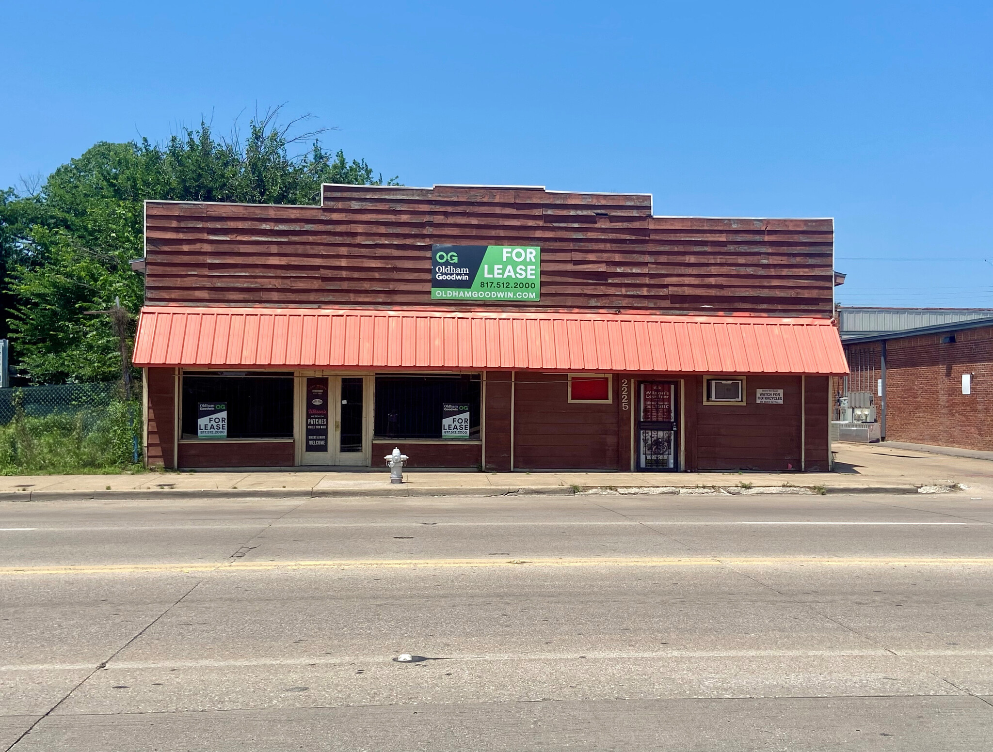 2225 N Main St, Fort Worth, TX for lease Building Photo- Image 1 of 6