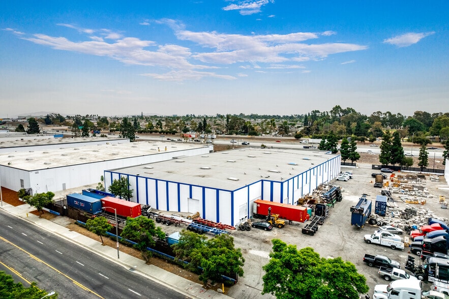 965 E Artesia Blvd, Carson, CA for lease - Building Photo - Image 1 of 3