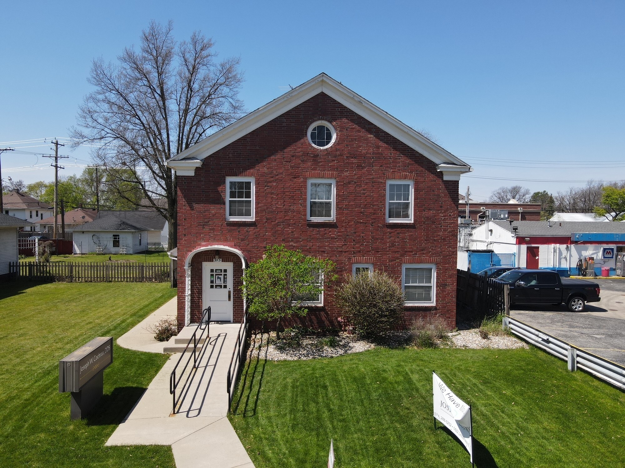 915 S Ironwood Dr, South Bend, IN for sale Primary Photo- Image 1 of 20