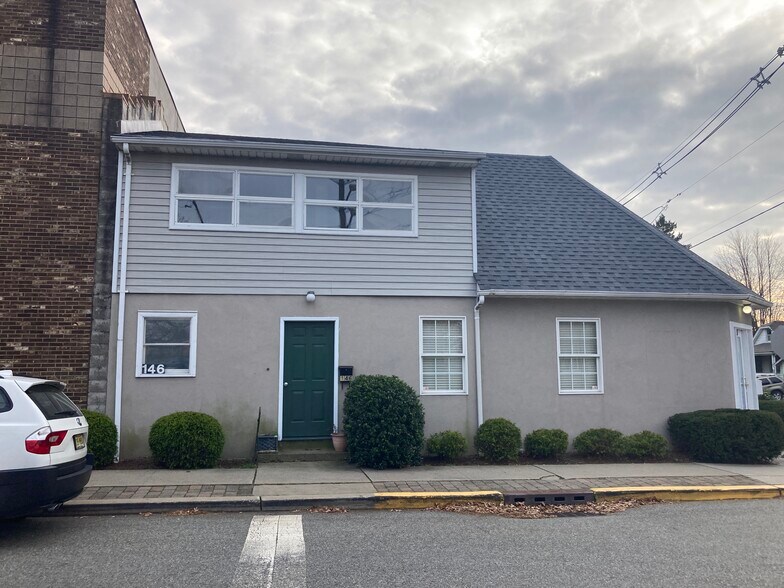 146 Van Winkle Ave, Hawthorne, NJ 07506