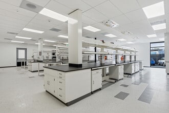 11555 Sorrento Valley Rd, San Diego, CA for lease Interior Photo- Image 1 of 8