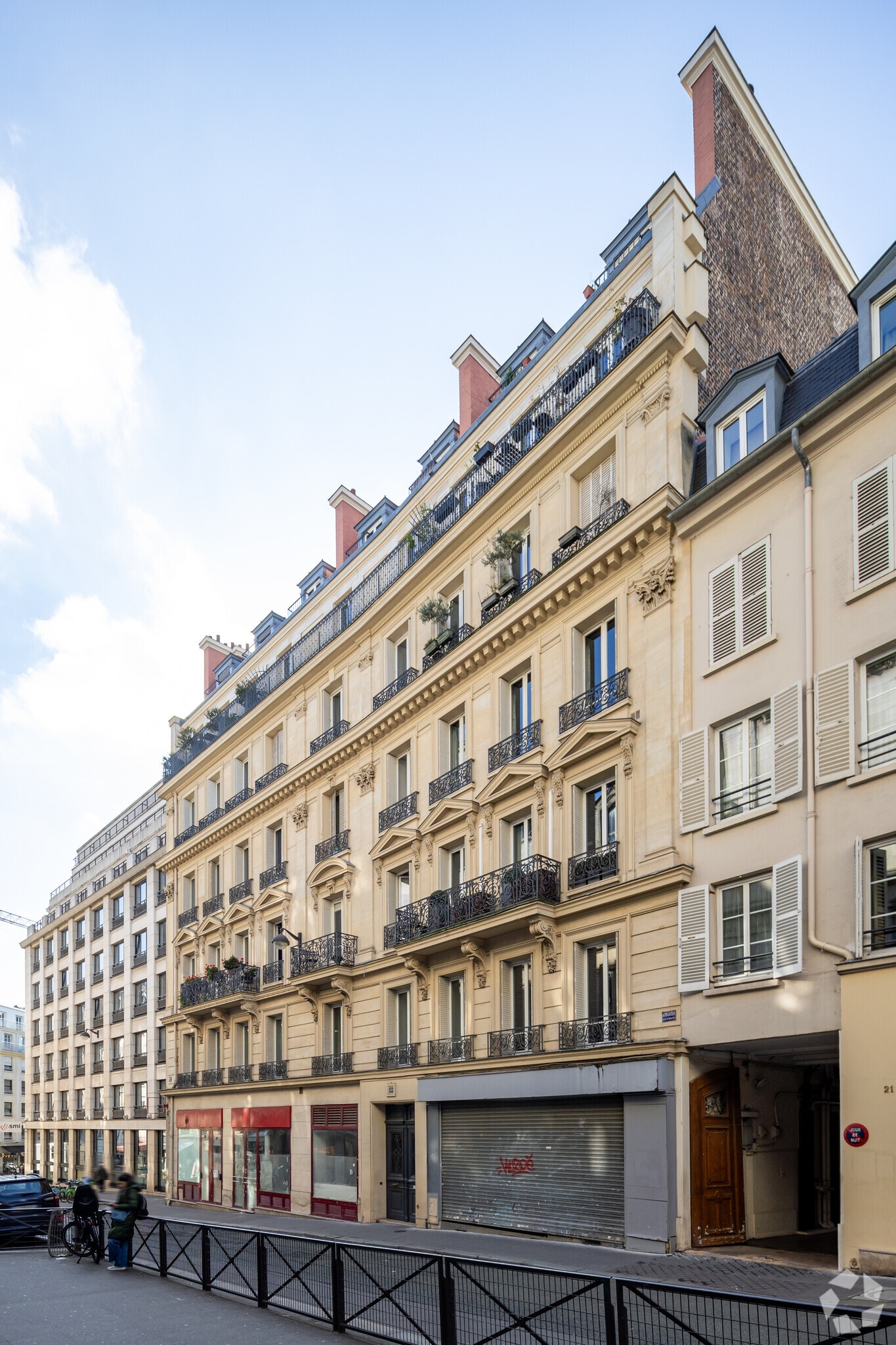 19 Rue Du Rocher, Paris for lease Primary Photo- Image 1 of 4