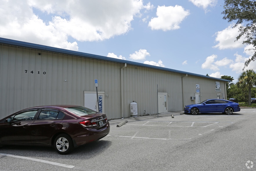 7410 Sawyer Cir, Port Charlotte, FL for lease - Building Photo - Image 2 of 4