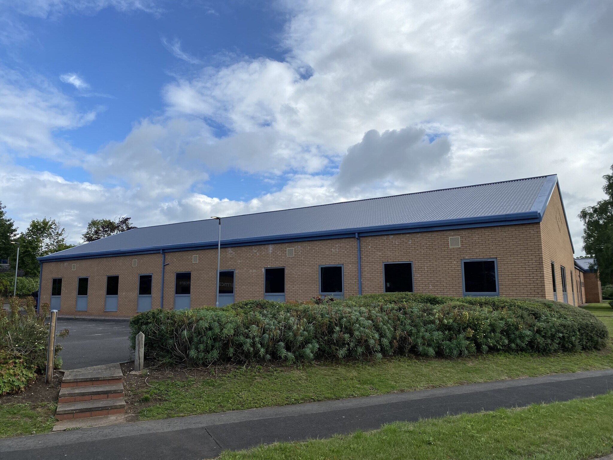 1-4 Diamond Way, Stone for lease Building Photo- Image 1 of 23