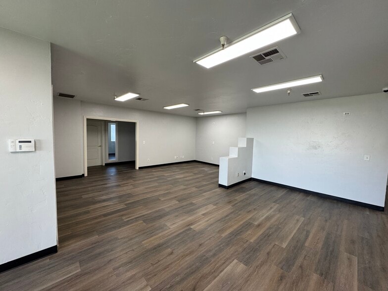 5900 Warehouse Way, Sacramento, CA for lease - Interior Photo - Image 3 of 4