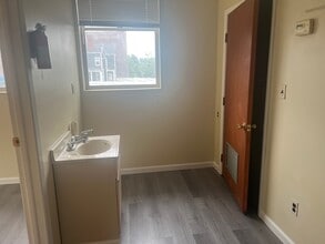85 S Harrison St, East Orange, NJ for lease Interior Photo- Image 2 of 4