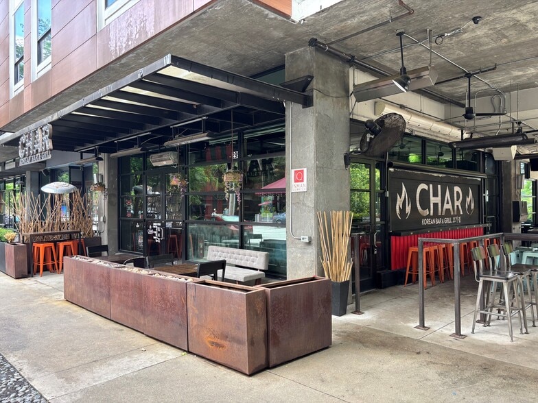 299 N Highland Ave, Atlanta, GA for lease - Building Photo - Image 2 of 5