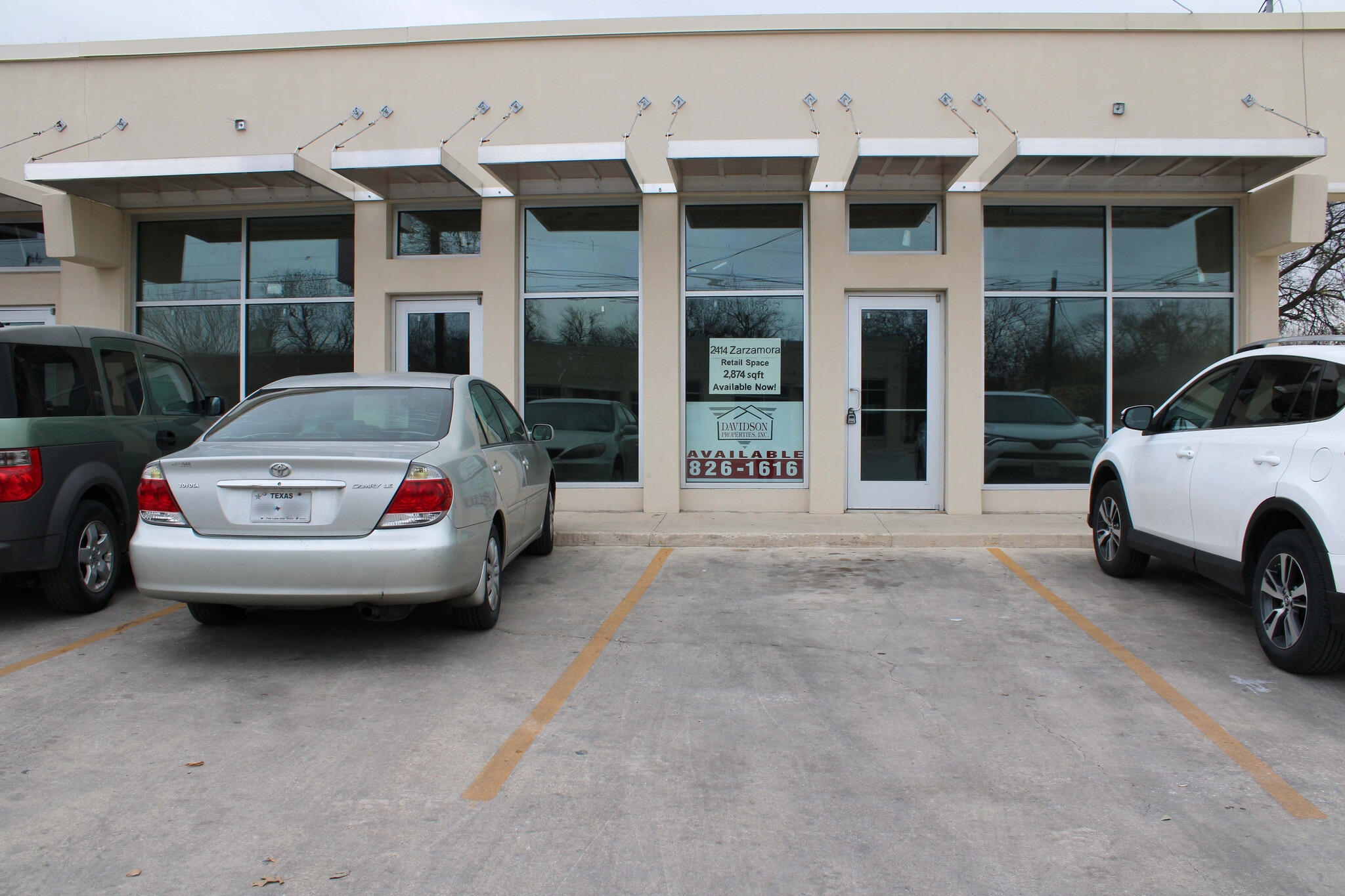 2418-2426 N Zarzamora St, San Antonio, TX for lease Building Photo- Image 1 of 10
