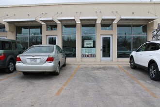 2418-2426 N Zarzamora St, San Antonio, TX for lease Building Photo- Image 1 of 10