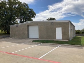 1508 Fort Worth Hwy, Weatherford, TX for lease Building Photo- Image 1 of 4