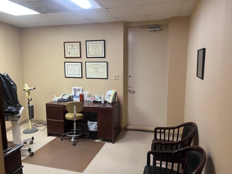 98 James St, Edison, NJ 08820 Turn Key Medical Condo REDUCED!