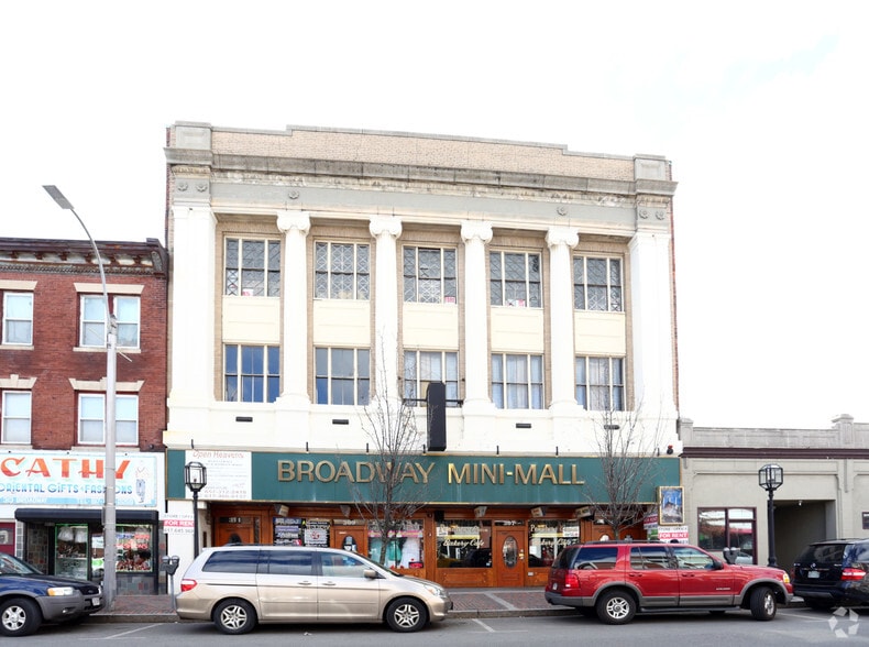 307-311 Broadway, Chelsea, MA for sale - Primary Photo - Image 1 of 1