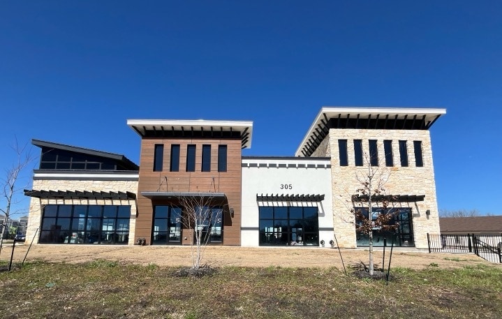 305 E Eldorado Pky, Little Elm, TX for lease - Building Photo - Image 1 of 5