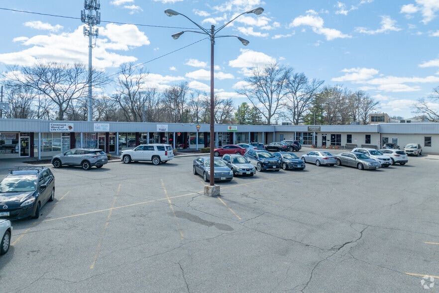 4940-4944 Franklin Ave, Des Moines, IA for lease - Building Photo - Image 2 of 7