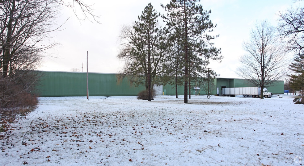419 W Plain St, Eaton Rapids, MI for sale - Primary Photo - Image 1 of 1