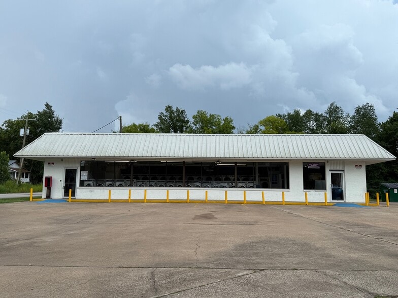 Texas Laundry Basket Portfolio portfolio of 3 properties for sale on LoopNet.com - Building Photo - Image 3 of 3
