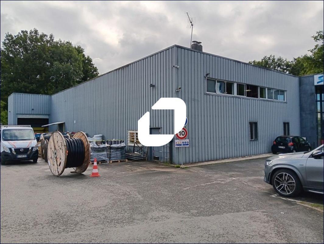 Flex in Valenton for sale Building Photo- Image 1 of 11