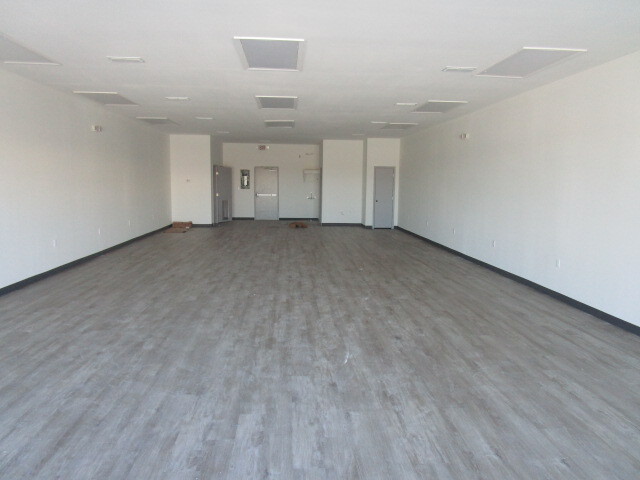 3121 Wilson Rd, Harlingen, TX for lease - Interior Photo - Image 2 of 10