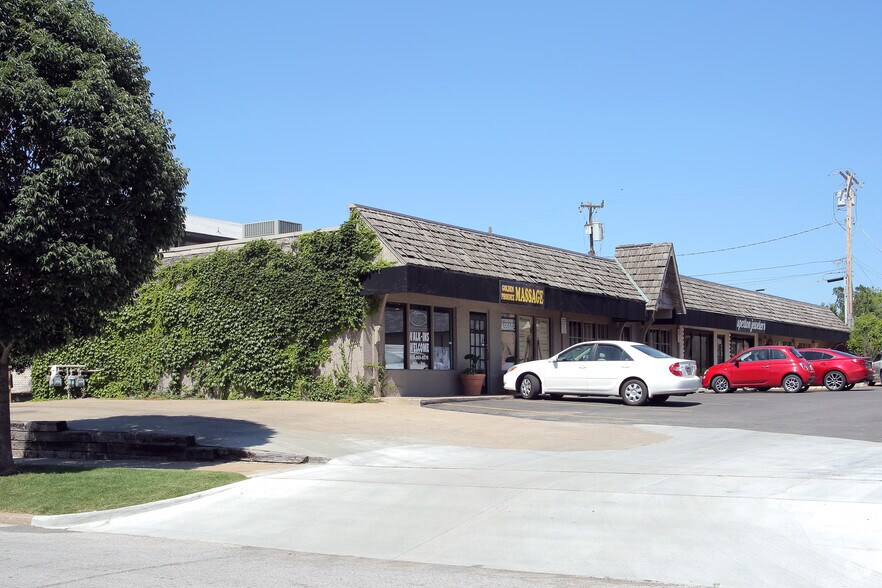 1605-1611 E 15th St, Tulsa, OK for sale - Building Photo - Image 1 of 1