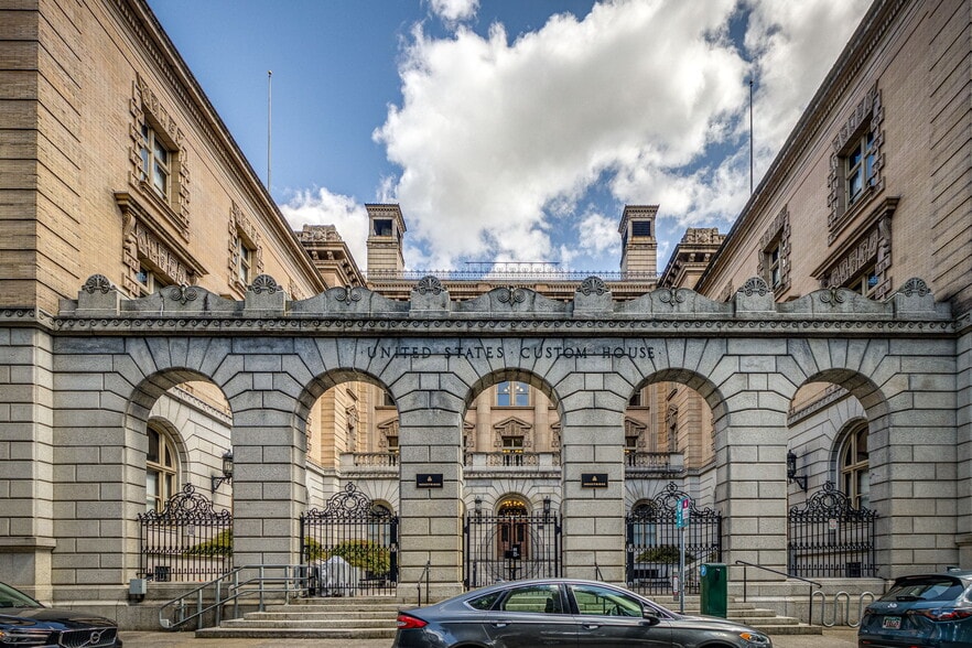 220 NW 8th Ave, Portland, OR for lease - Building Photo - Image 2 of 9