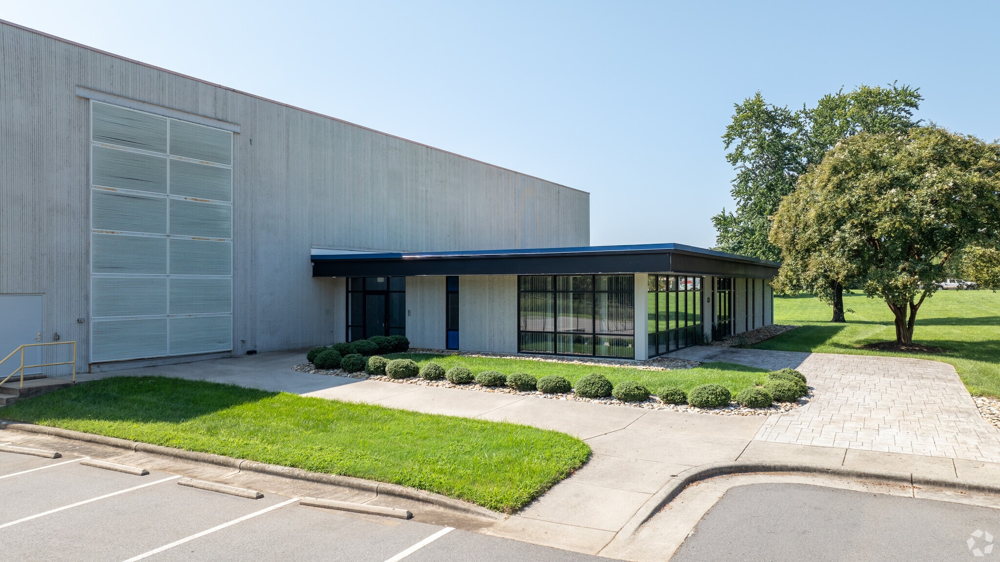 1035 Mecklenburg Hwy, Mooresville, NC for lease Primary Photo- Image 1 of 8