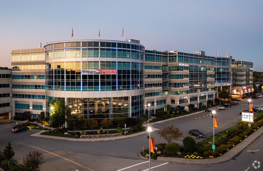 photo of 300 Trade Center