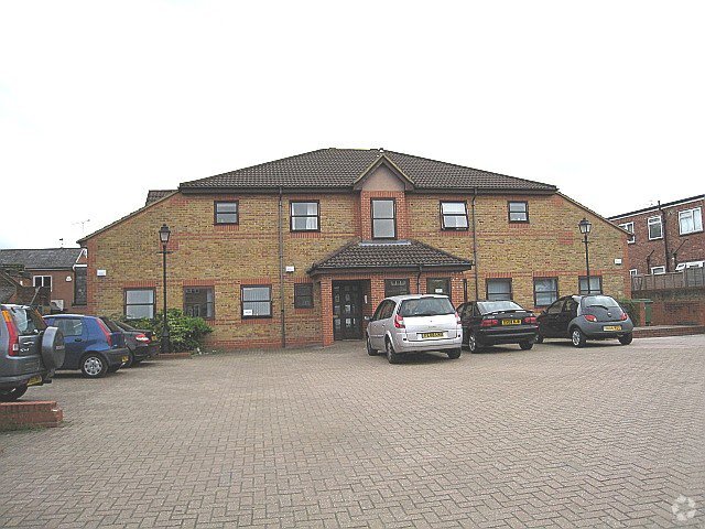 Halfpenny Ln, Ascot for sale Primary Photo- Image 1 of 1