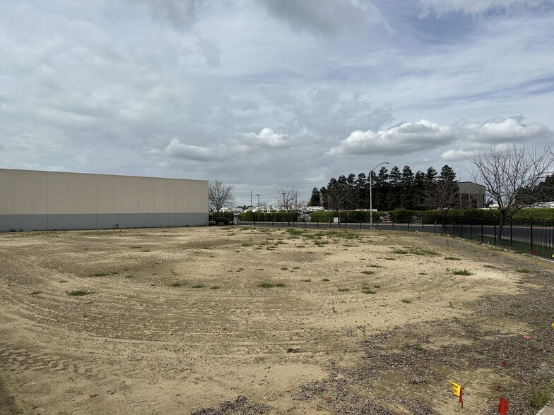 1305 Venture Ln, Turlock, CA for lease - Building Photo - Image 3 of 4