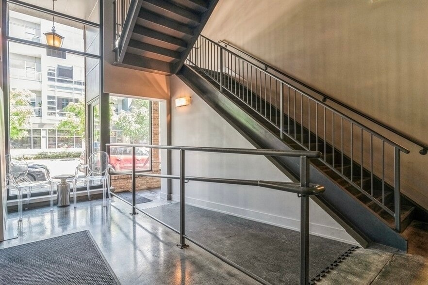 1219 W Madison St, Chicago, IL for sale - Interior Photo - Image 2 of 27