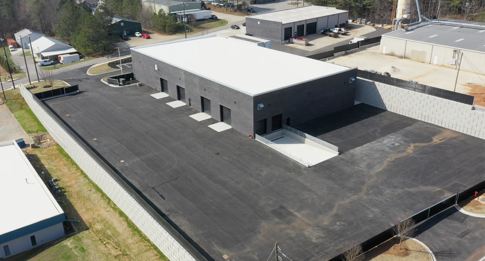 115 Hickory Springs Industrial, Holly Springs, GA for lease - Building Photo - Image 3 of 4