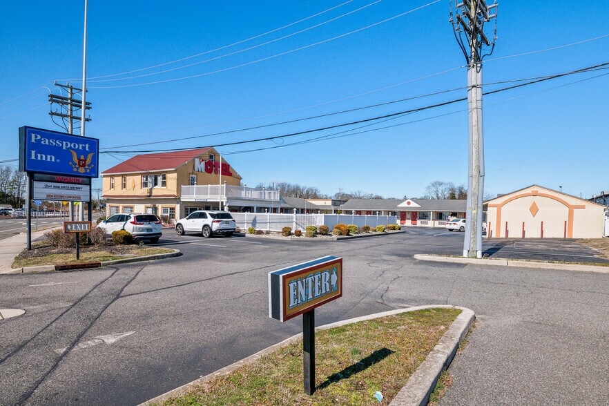 6 MacArthur Blvd, Somers Point, NJ for sale - Building Photo - Image 1 of 1