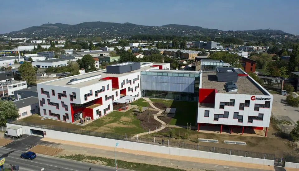 Flex in Dardilly for lease - Building Photo - Image 2 of 13